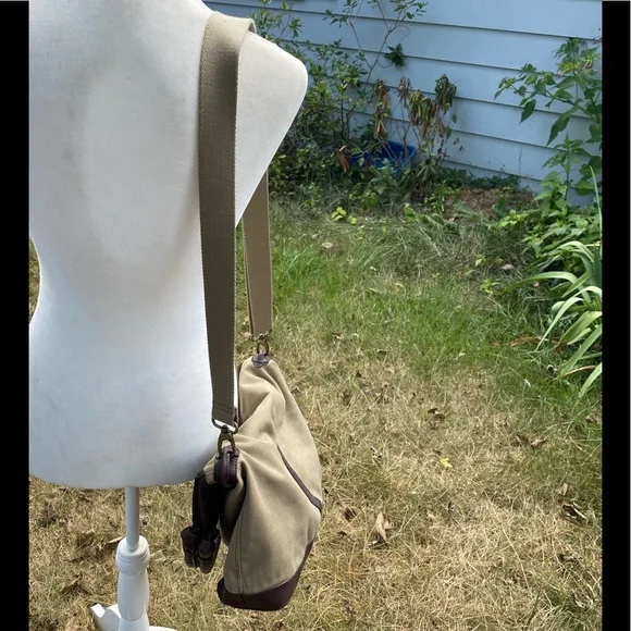 Vera Wang’s Simply Vera Canvas Fold Over Crossbody Hobo Shoulder Bag